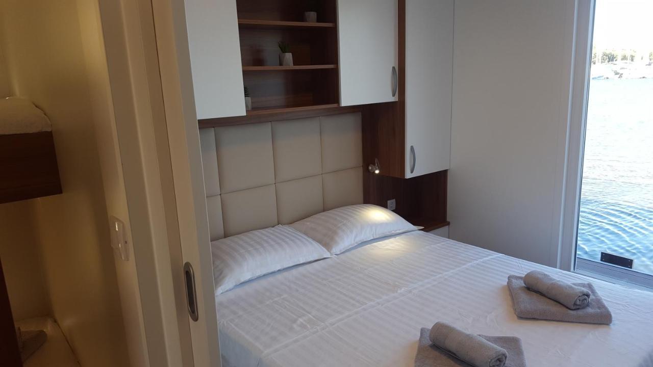 Hotel House Boat - Floating House Sofia Pula Exterior foto